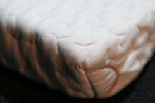 Load image into Gallery viewer, Lash Bed Topper